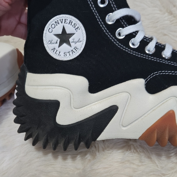 Converse Black and White Sneakers for Casual Comfort - Picture 2 of 6